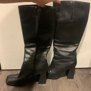 Y2K square toed boots